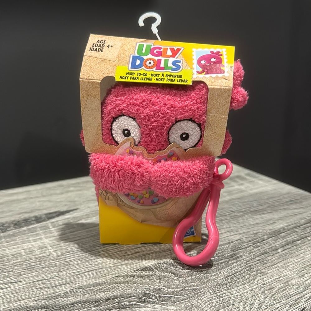 NEW: Uglydolls: Moxy to-Go - Stuffed Plush Clip Toy